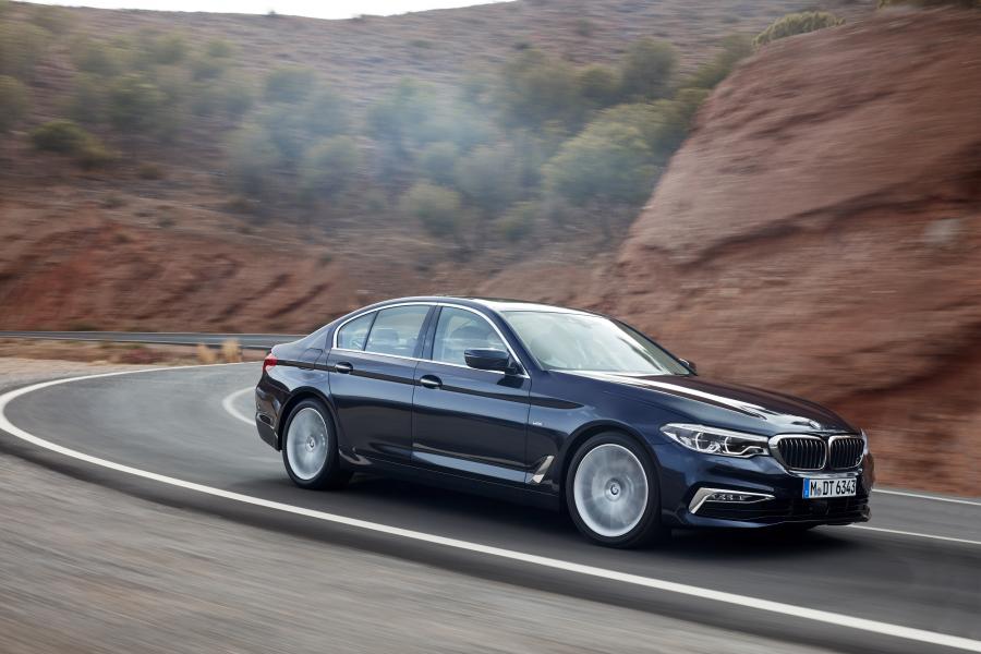  BMW 530d xDrive Sedan Luxury Line 2017 года  (WW) (фото 53 из 61)